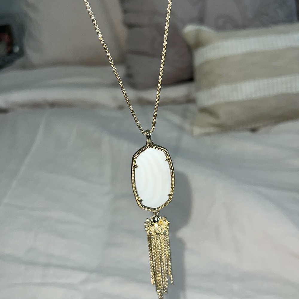 Kendra Scott necklace